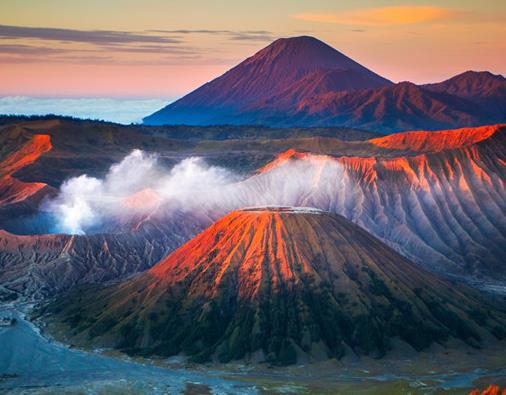 世界十大最令人驚嘆的火山,富士山是旅游勝地,埃特納火山很獨特