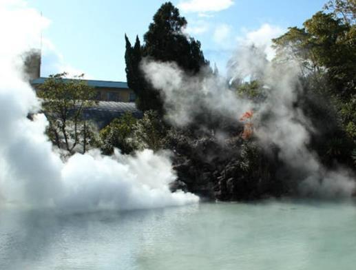 世界十大奇特的自然景觀,五色河很夢(mèng)幻,七色土由火山噴發(fā)