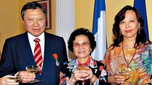 98歲賭王何鴻燊逝世后,香港90歲以上超級(jí)億萬(wàn)富豪還有這幾位