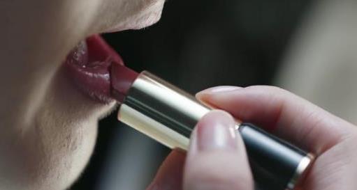 三十而已王漫妮口紅色號,蘭蔻196、tom ford黑管滋潤不脫色