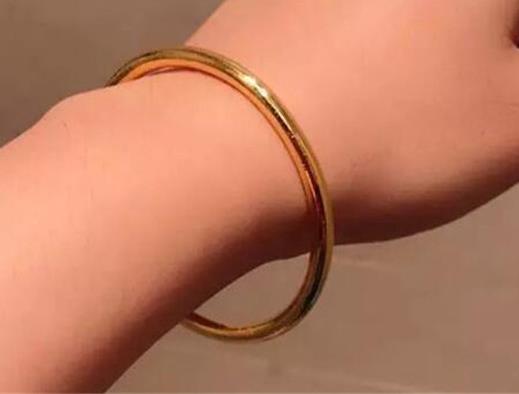 十大必買經(jīng)典款手鐲排名,love手鐲、松麻鐲怎么搭配都好看