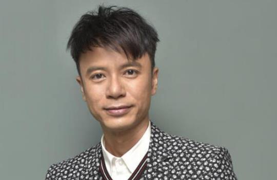 十大英皇旗下藝人排名,李克勤的歌曲很經(jīng)典、蔡卓妍的歌曲朗朗上口