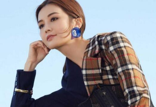 十大英皇旗下藝人排名,李克勤的歌曲很經(jīng)典、蔡卓妍的歌曲朗朗上口