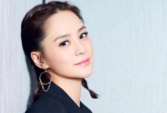 十大英皇旗下藝人排名,李克勤的歌曲很經(jīng)典、蔡卓妍的歌曲朗朗上口
