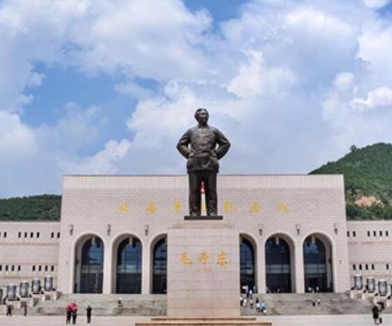 中國(guó)十大著名紅色旅游景點(diǎn),延安革命紀(jì)念地景區(qū)、西柏坡深受人們歡迎