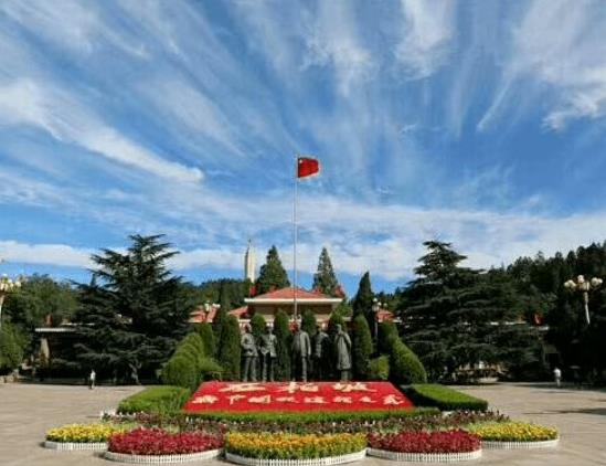 中國(guó)十大著名紅色旅游景點(diǎn),延安革命紀(jì)念地景區(qū)、西柏坡深受人們歡迎