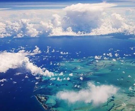 世界十大潛水圣地排名,大藍(lán)洞是世界第四深水下石灰石坑洞穴