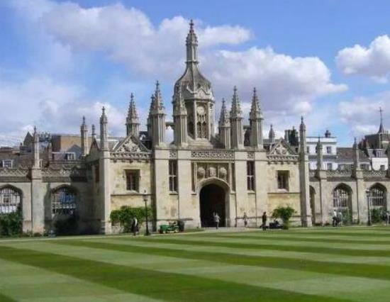 2022英國大學(xué)QS排名,牛津大學(xué)影響力很大、劍橋大學(xué)享譽(yù)全球