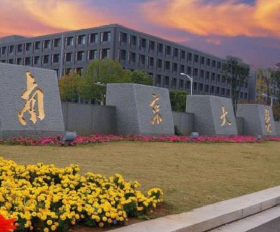中國十大名校排行榜,清華大學(xué)師資力量強(qiáng)、北京大學(xué)含金量極高