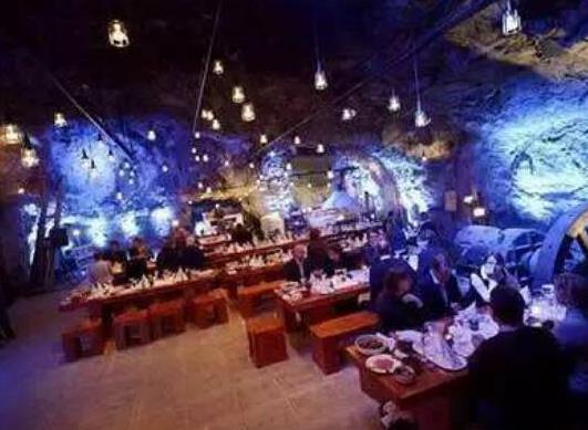 全球十大奇特餐廳,馬爾代夫海底餐廳、芬蘭冰雪餐廳聞名于世