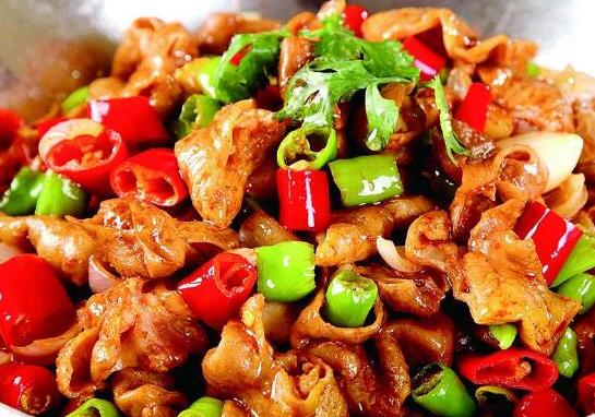 湘菜酒席中的十道菜排名,剁椒魚頭鮮辣可口、辣椒炒肉非常經(jīng)典