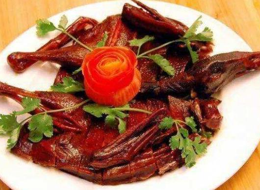 中國最出名的十大名菜排名,北京烤鴨被譽(yù)為天下美味、麻婆豆腐很經(jīng)典
