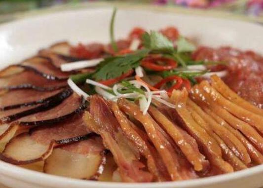 中國最出名的十大名菜排名,北京烤鴨被譽(yù)為天下美味、麻婆豆腐很經(jīng)典