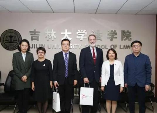 政法大學(xué)五院四系排名,中國(guó)政法大學(xué)、西南政法大學(xué)是國(guó)家級(jí)重點(diǎn)學(xué)校