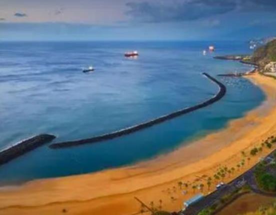 世界最美十大海島,馬爾代夫面積非常小、毛里求斯島是非洲少有富國(guó)之一