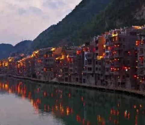 全國十大免費旅游景點排行 湖南鳳凰古城為典型的少數(shù)民族聚居區(qū)