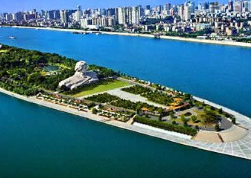 全國十大免費旅游景點排行 湖南鳳凰古城為典型的少數(shù)民族聚居區(qū)