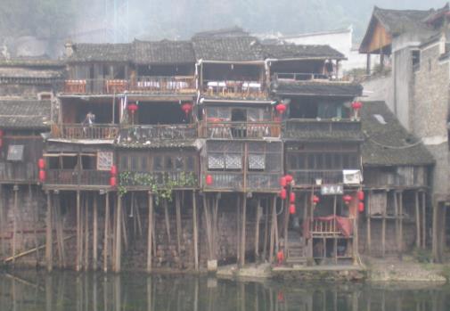 全國十大免費旅游景點排行 湖南鳳凰古城為典型的少數(shù)民族聚居區(qū)
