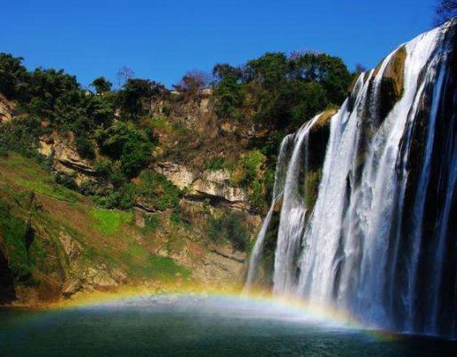 中國(guó)十大勾魂美景旅游景點(diǎn)排行 油菜花面積達(dá)四十萬(wàn)畝左右