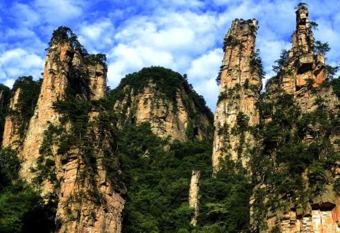 適合四月旅游的10大景區(qū)旅游景點(diǎn)排行 到張家界主要就是看山水風(fēng)光