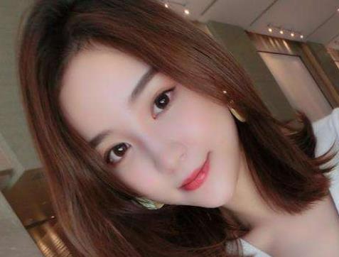 微博上的網(wǎng)紅排行 張沫凡是一位90后的美女她是微博紅人