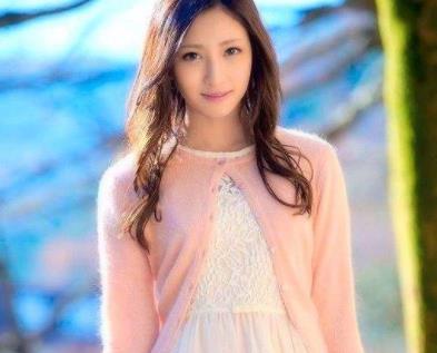 日本AV女優(yōu)排行 Max-a以蘿莉路線的小可愛出道