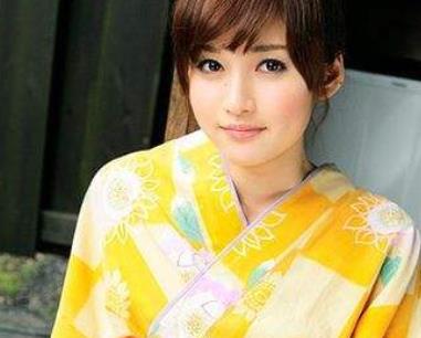日本AV女優(yōu)排行 Max-a以蘿莉路線的小可愛出道