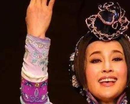 中國十大腰貨娘子排行 杜十娘是一個(gè)美麗而工于心計(jì)的女人