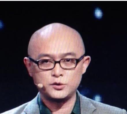 中國不留頭發(fā)的十大明星排行 陳佩斯1954年2月1日出生于長春
