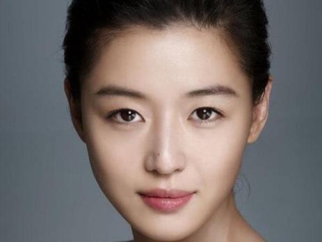 韓國十大天然女明星排行 金喜善是我們都很熟悉的韓國明星