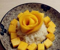泰國(guó)美食 泰式炒河粉這也可說(shuō)是泰國(guó)菜里的招牌菜