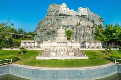 世界主題公園 丹麥蒂沃利公園位于哥本哈根的市中心