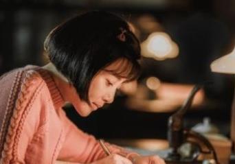 國(guó)產(chǎn)愛(ài)情電視劇排行榜 愛(ài)情的邊疆講述的是1950年跨國(guó)戀的故事