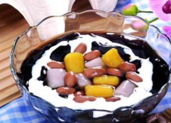 芋圓甜品品牌十大排行榜 鮮芋仙堅持以純手感遵循傳統(tǒng)工法