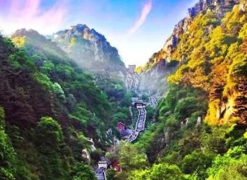 五一十大景點(diǎn) 上海迪士尼樂園是中國(guó)內(nèi)地首座迪士尼主題樂園