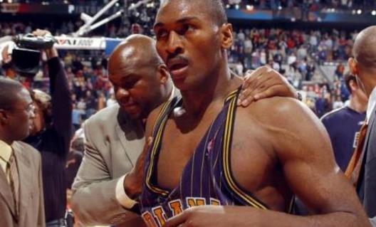 NBA十大著名群架事件 NBA十大群架事件 NBA最著名斗毆事件