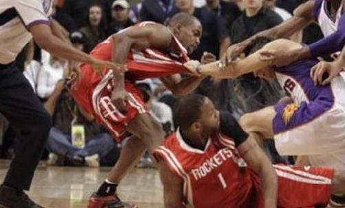 NBA十大著名群架事件 NBA十大群架事件 NBA最著名斗毆事件