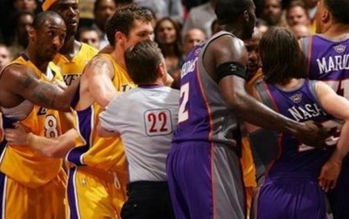 NBA十大著名群架事件 NBA十大群架事件 NBA最著名斗毆事件
