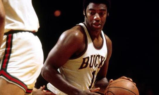 NBA十大控球后衛(wèi)球星排行榜 庫里第十 保羅第五 魔術(shù)師約翰遜第一毫無懸念
