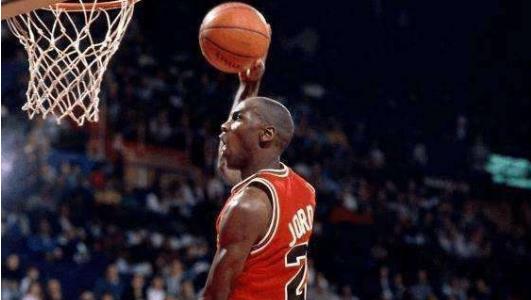 單賽季2500分NBA球員排行榜 詹皇沒做到 張大帥一人單賽季4000分