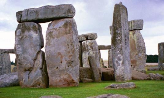 世界上最早的天文臺(tái) 英國(guó)巨石陣1130年被發(fā)現(xiàn) 有天文觀測(cè)作用可觀星