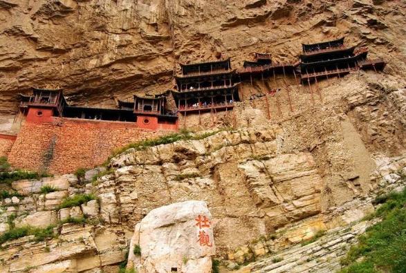 中國最險的三大寺廟 位于山頂懸崖峭壁之間 雙塔山最負盛名