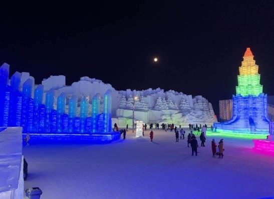 哈爾濱冰雪大世界晚上幾點(diǎn)關(guān)門?哈爾濱冰雪大世界學(xué)生證查得嚴(yán)嗎