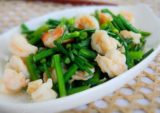 韭菜的功效與營養(yǎng)價(jià)值-吃韭菜有助降低膽固醇
