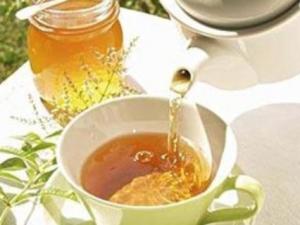 喝蜂蜜水有什么好處？蜂蜜水的作用與功效