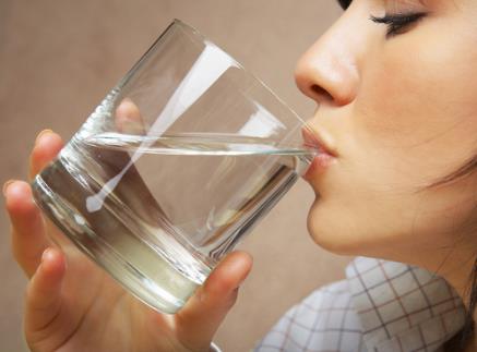 喝白開水的好處?白開水才是人們最佳的飲料