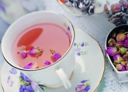 各種養(yǎng)生花茶的功效與作用,養(yǎng)生花茶最多連喝一個(gè)月