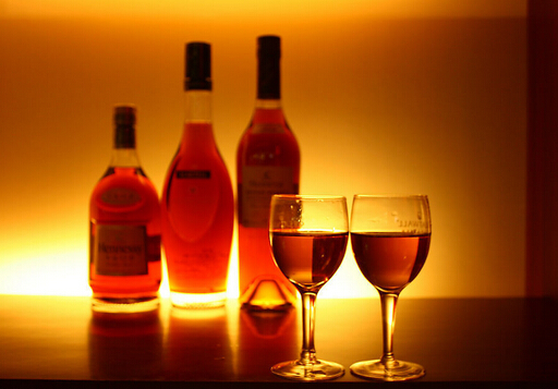 怎么開紅酒?沒有開瓶器怎么開紅酒?