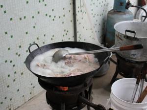 油壺怎么清洗？油壺上的污漬怎么去除？