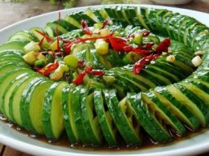 黃瓜怎么吃更有營養(yǎng)？黃瓜的營養(yǎng)搭配食譜